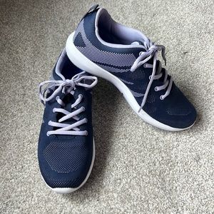 Shoes for crews size 8